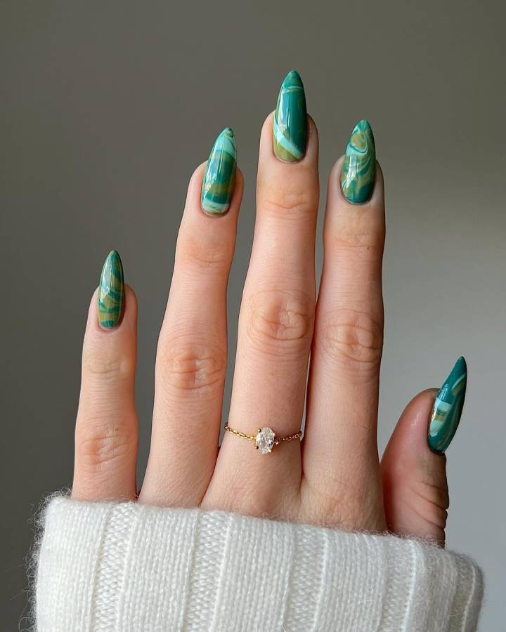 5 ideias de títulos:
1. Como Remover Sujeira das Unhas de Forma Rápida e Eficaz
2. Unhas Amareladas e Sujas: Causas Comuns e Soluções
3. Guia Completo para Limpeza Profunda das Unhas
4. Identificando e Tratando Fungos nas Unhas
5. Dicas de Higiene para Manter Suas Unhas Sempre Limpas