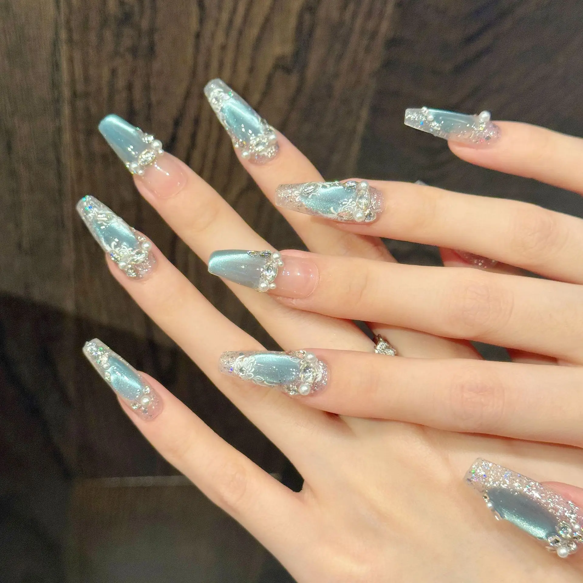 unha verde água com rosa francesinha