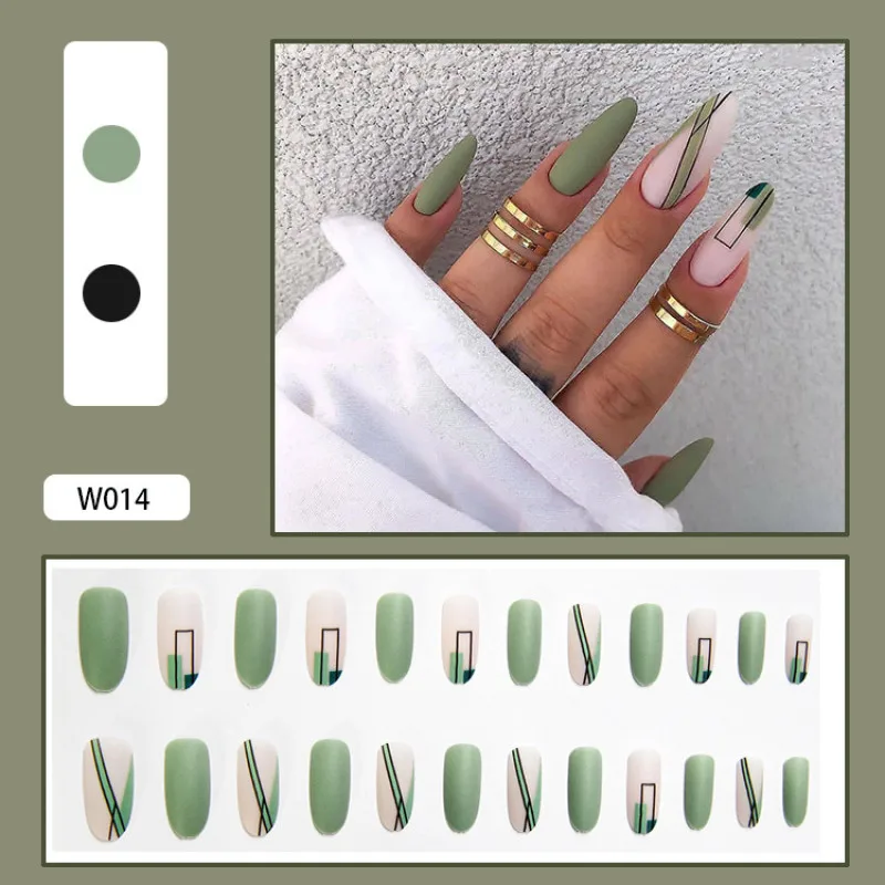 inspiração de unhas verde com dourado para festas