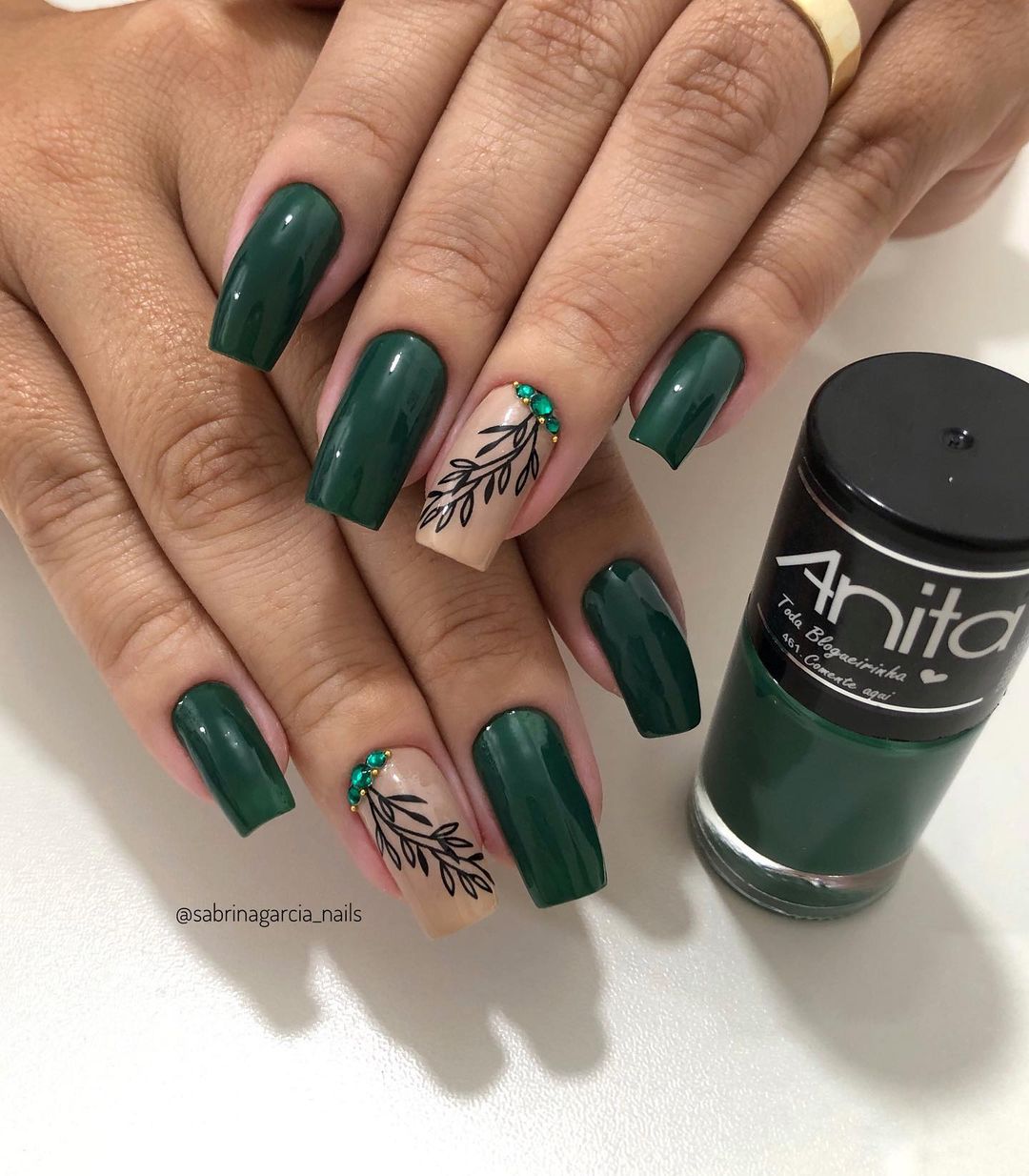Unhas Verdes em Gel: Durabilidade e Estilos para Eventos Especiais