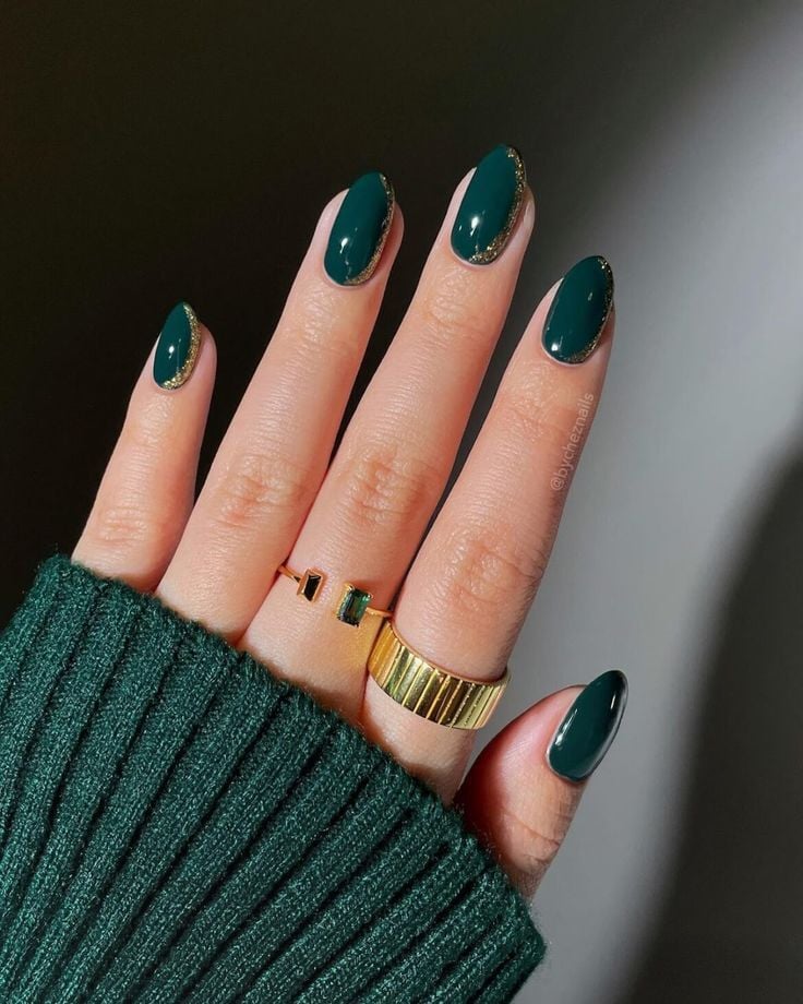 unha verde esmeralda fosca