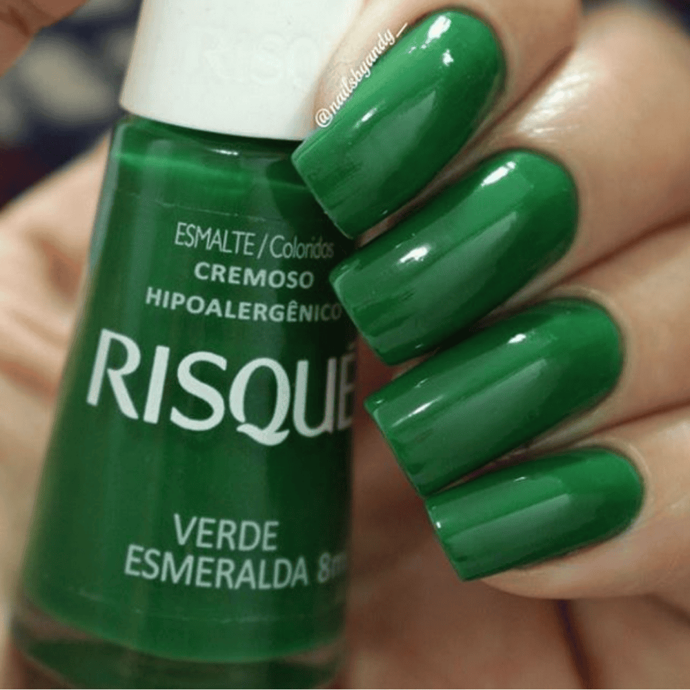 unha verde esmeralda decorada