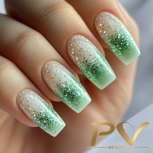 unha verde esmeralda com preto