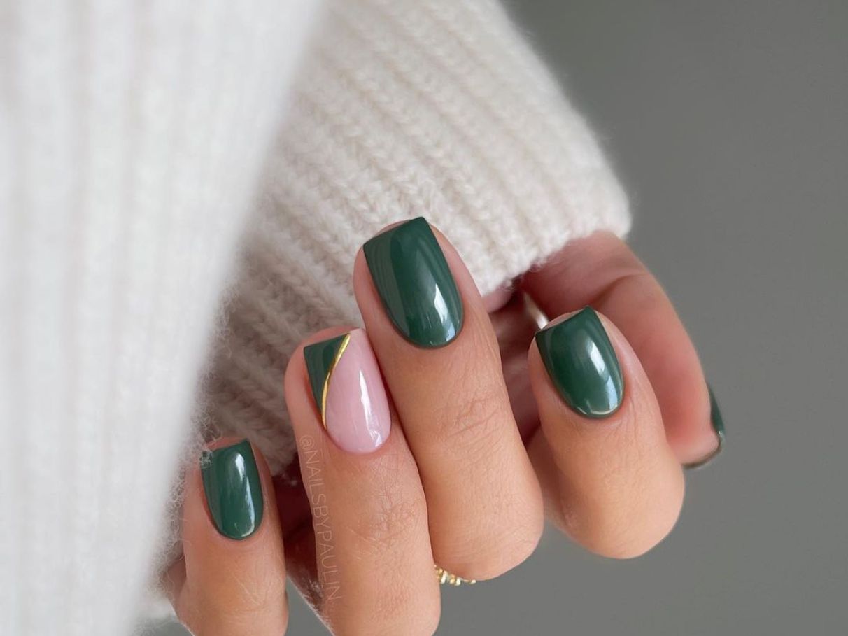 unha verde militar e branco minimalista