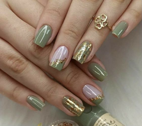 5 ideias de títulos para posts sobre unhas verde militar com dourado:
1. Unhas Verde Militar com Dourado: A Combinação Perfeita para um Look Sofisticado
2. Inspire-se: 7 Designs Incríveis de Unhas Verde Militar com Detalhes Dourados
3. Do Minimalismo ao Glamour: Como Usar Unhas Verde Militar e Dourado
4. Tendência Inverno: Unhas Verde Militar com Toques Dourados que Vão Arrasar
5. Guia Completo: Unhas Verde Militar com Dourado para Todas as Ocasiões