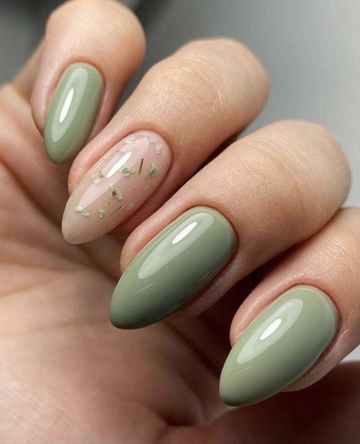 erros comuns ao pintar unhas de verde musgo