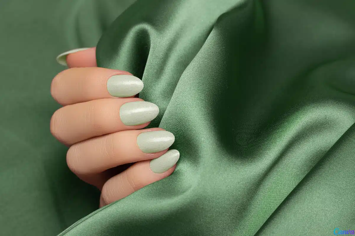 5 ideias de títulos:
1. Verde Oliva nas Unhas: Guia Completo de Estilo e Tendências
2. Síndrome da Unha Verde: Causas