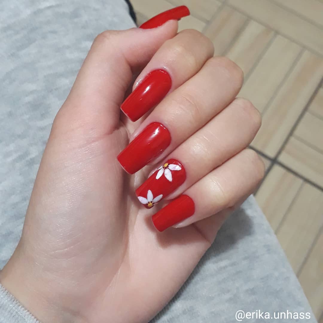 inspirações unha vermelha com filha única