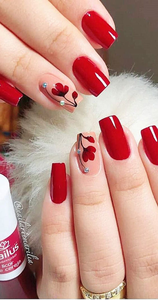 Vermelho e Dourado: Combinações Clássicas e Modernas para Suas Unhas