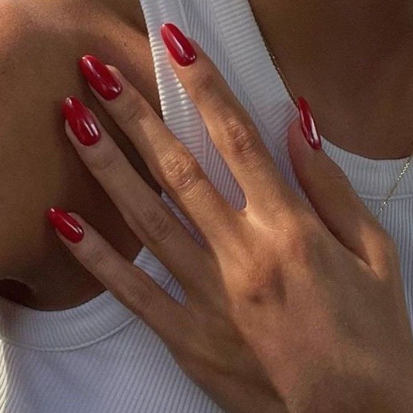 ideias de unhas em gel vermelhas decoradas