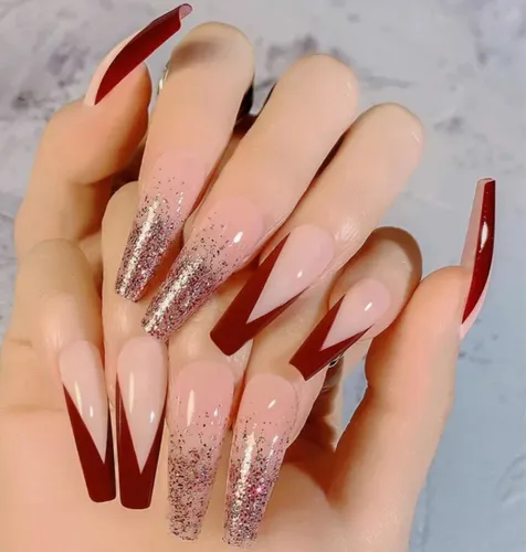Unhas Bordô: Tendências de Decoração com Glitter, Pedrarias e Acabamento Fosco