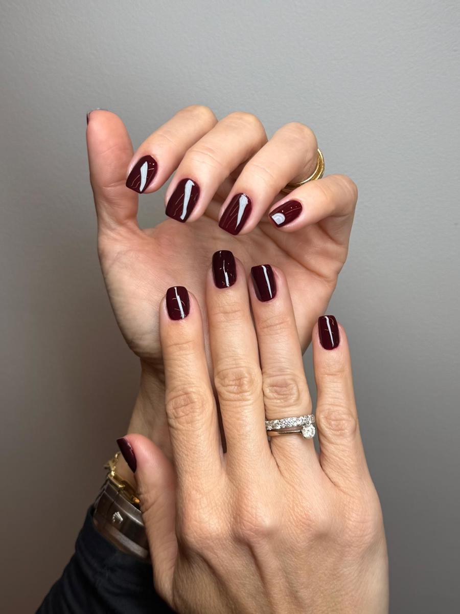 unha vinho escuro