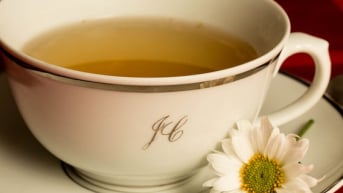 uxi amarelo e unha de gato faz descer a menstruação