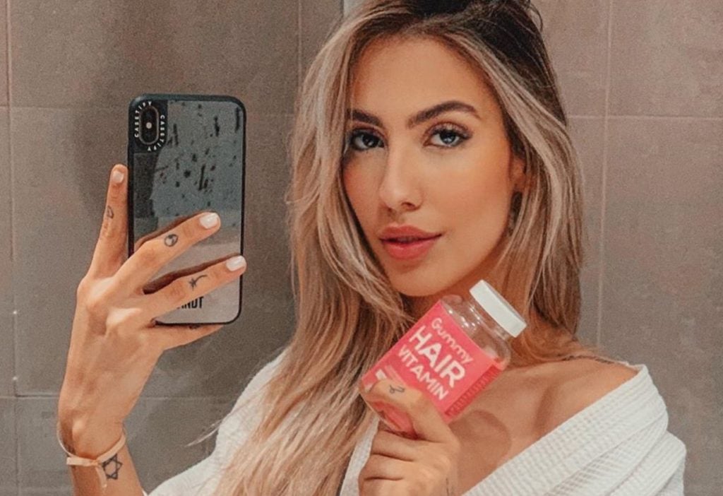 5 ideias de títulos:
1. Biotina: O Segredo para Cabelos e Unhas Fortes
2. Zinco e Colágeno: A Dupla Essencial para a Saúde Capilar
3. Suplementos para Cabelos e Unhas: Guia Completo de Marcas
4. Tempo de Resultado: Quando Esperar Mudanças com Suplementos Capilares?
5. Cuidados Essenciais ao Usar Vitaminas para Cabelo e Unhas