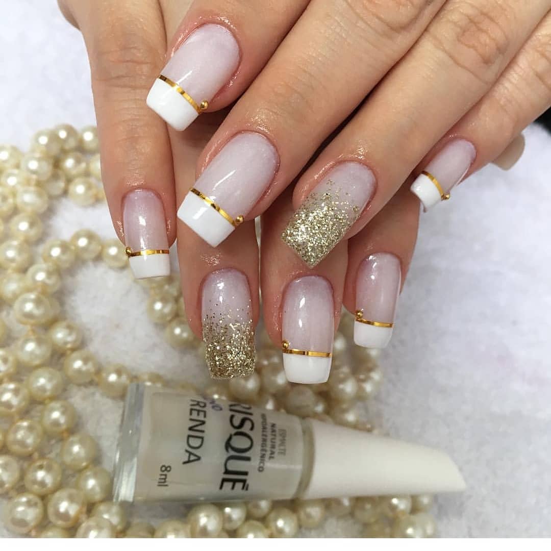 unhas claras delicadas ano novo