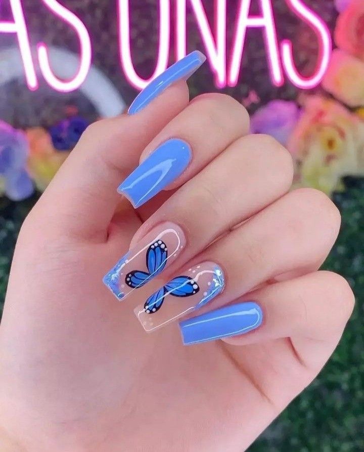 manicure borboleta azul gel