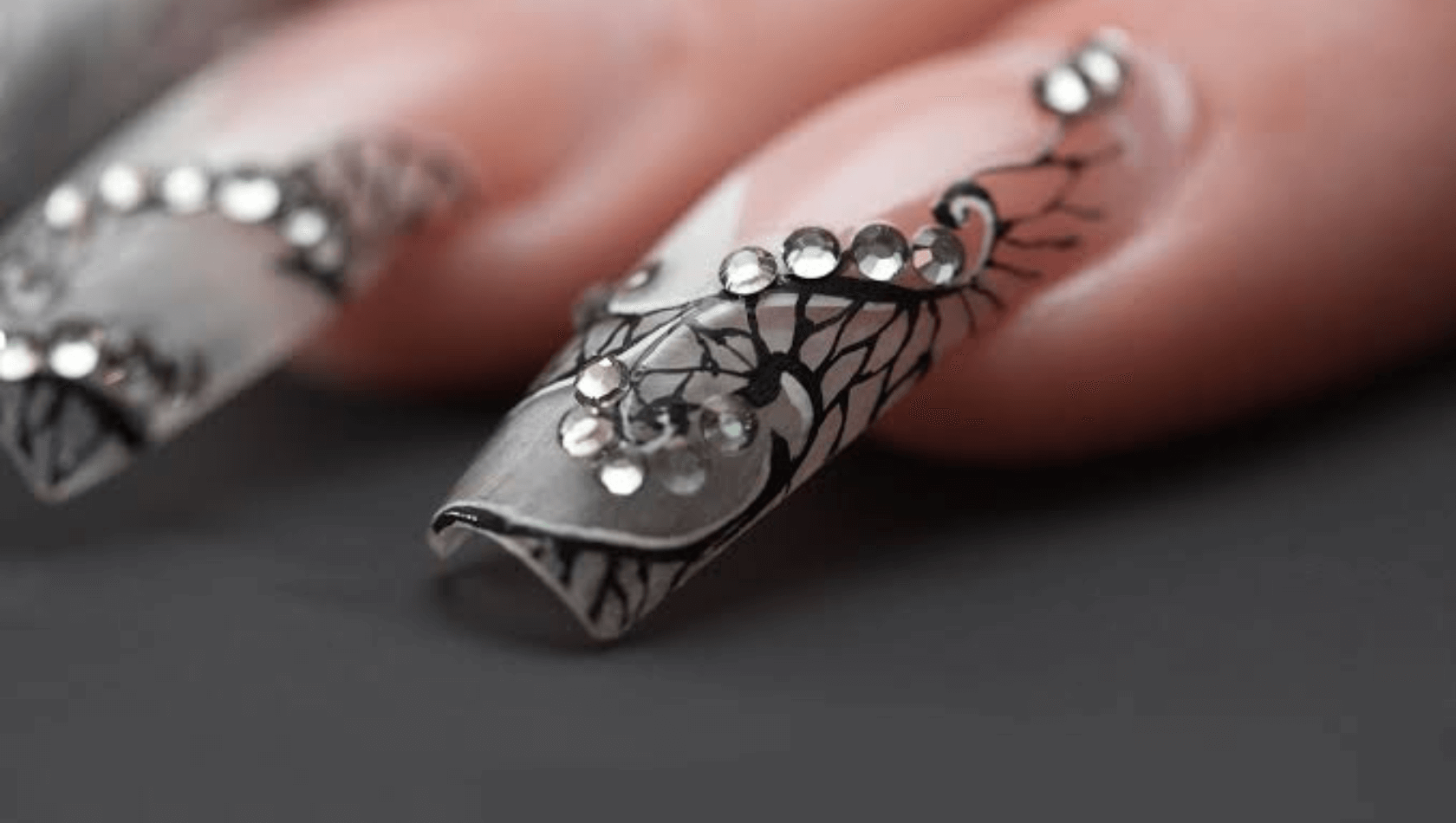 unhas em gel borboleta azul filha única