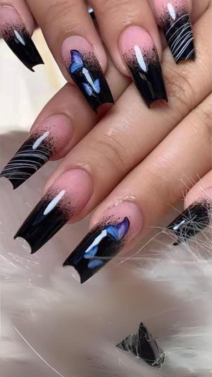 unhas em gel estilo borboleta azul