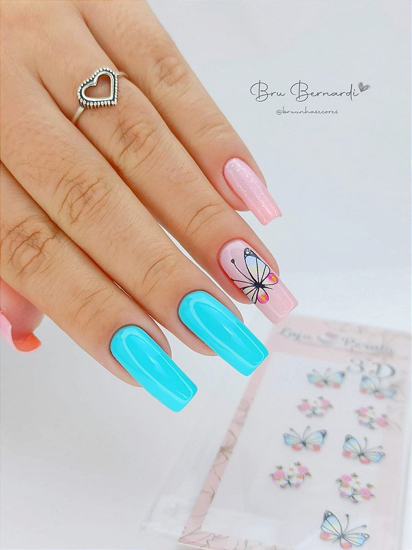 manicure borboleta azul gel