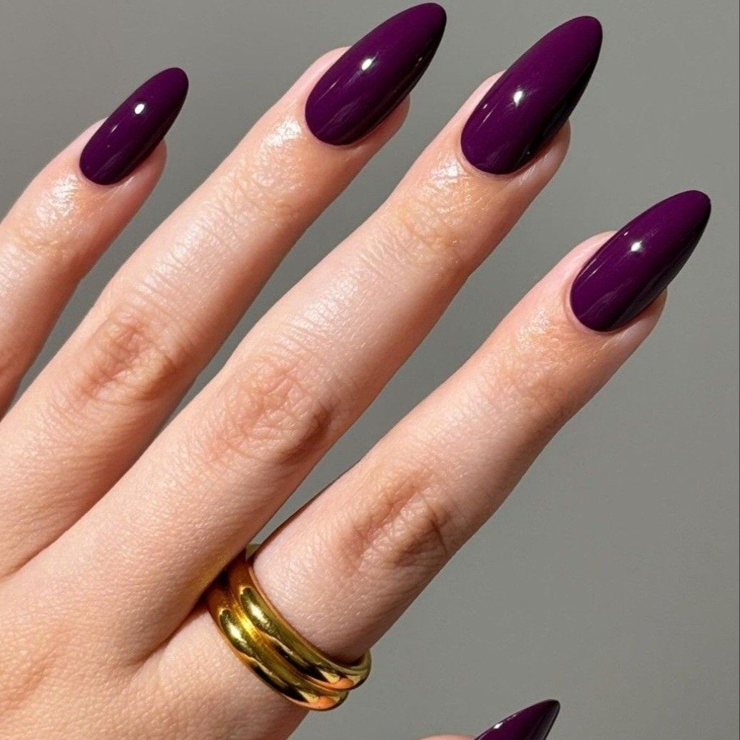 nail art roxa com glitter