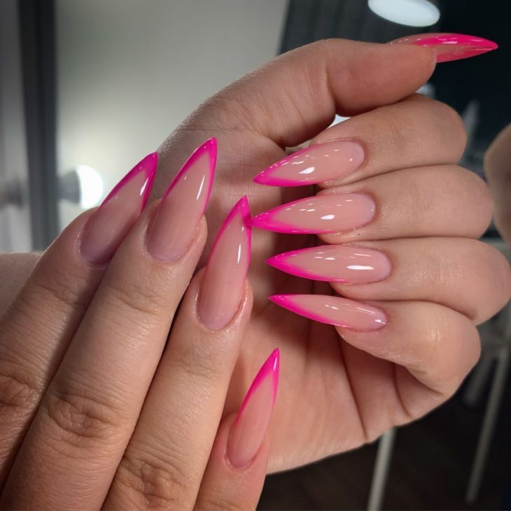 unhas postiças stiletto decoradas