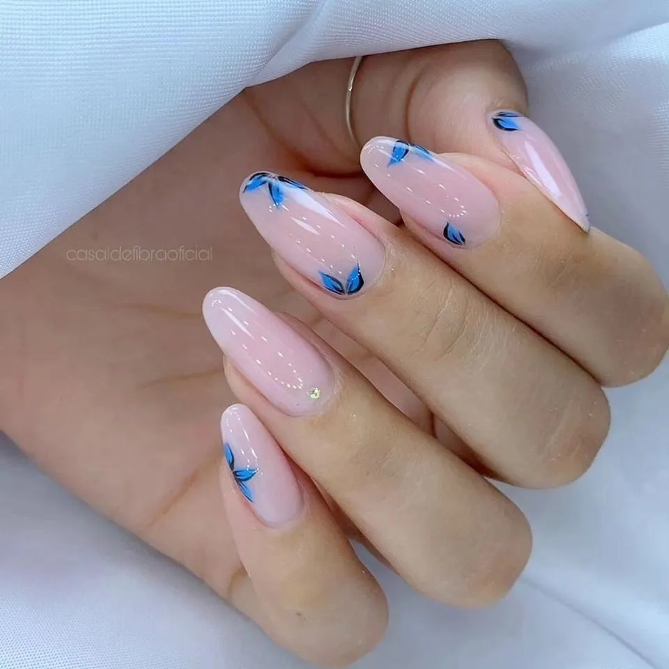 unha de gel decorada curta