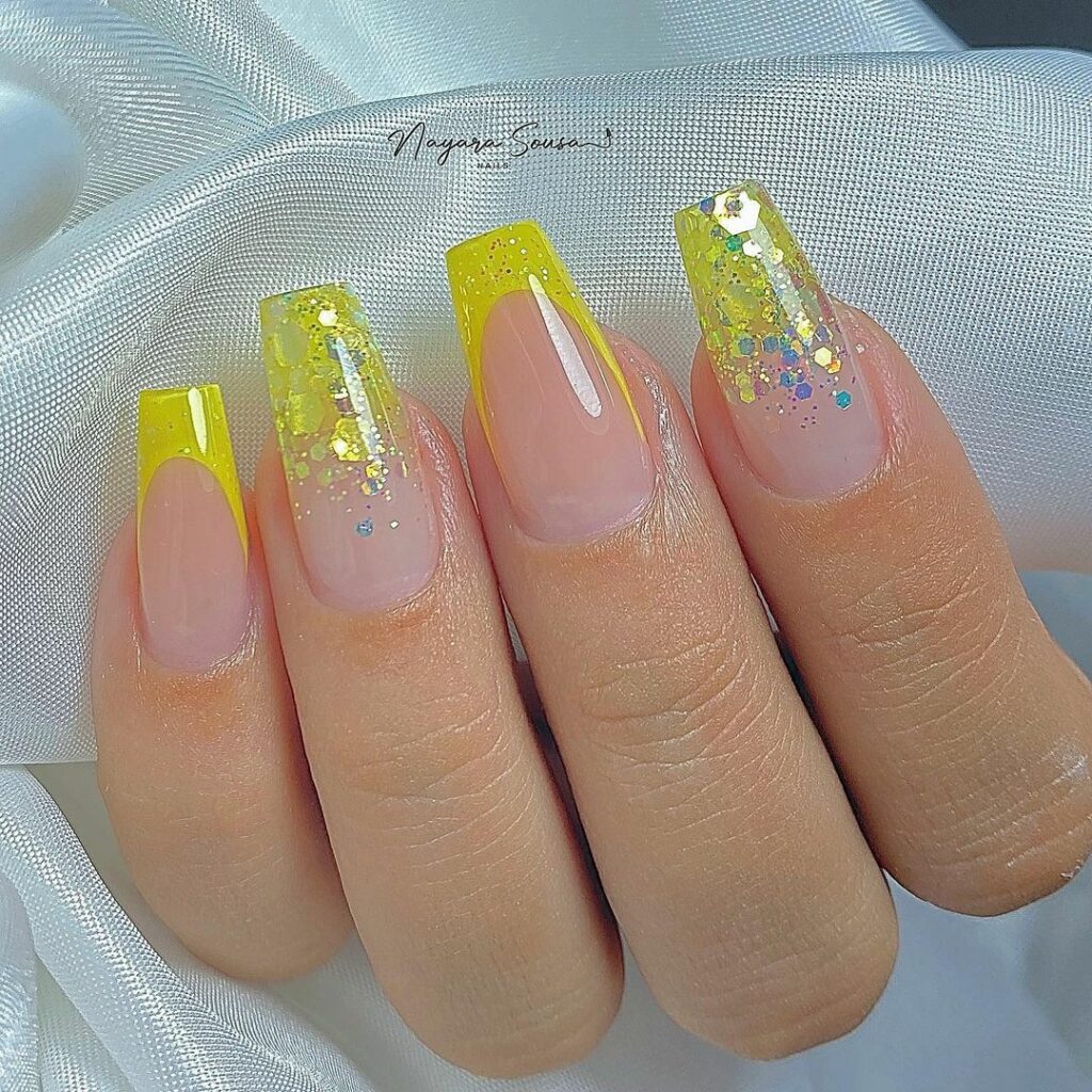 unhas com pedraria ano novo