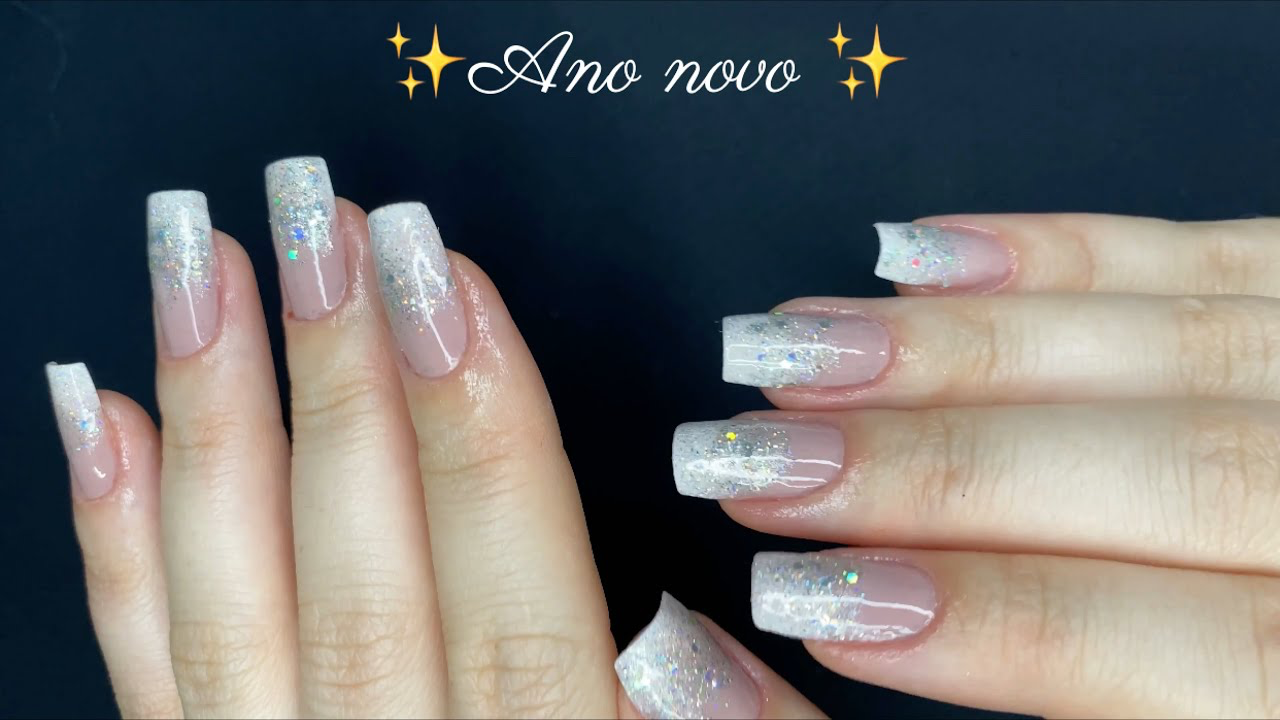 unhas decoradas para festa de virada