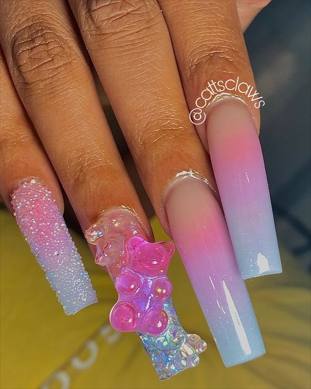 unhas decoradas magnéticas mão