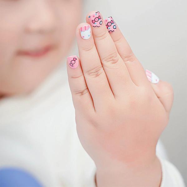 unhas com glitter para crianças