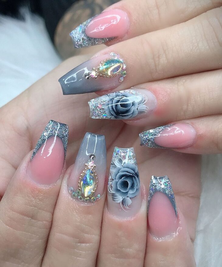 unha bailarina com glitter