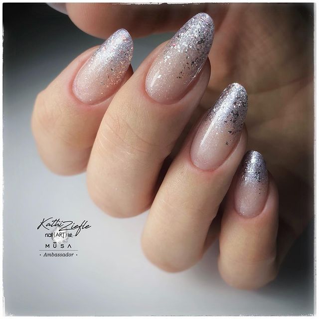 unha francesa degradê glitter