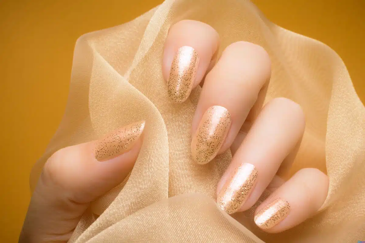 unha francesa degradê glitter
