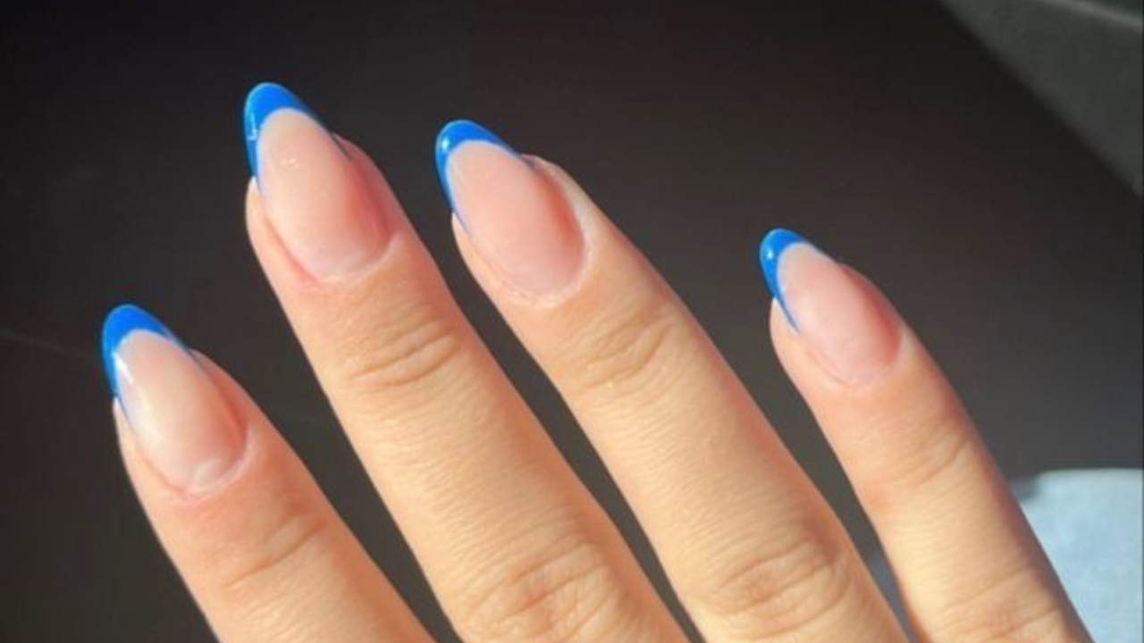 nail art francesinha azul