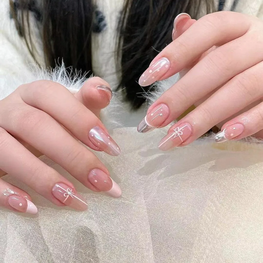 nail art sofisticada amendoada