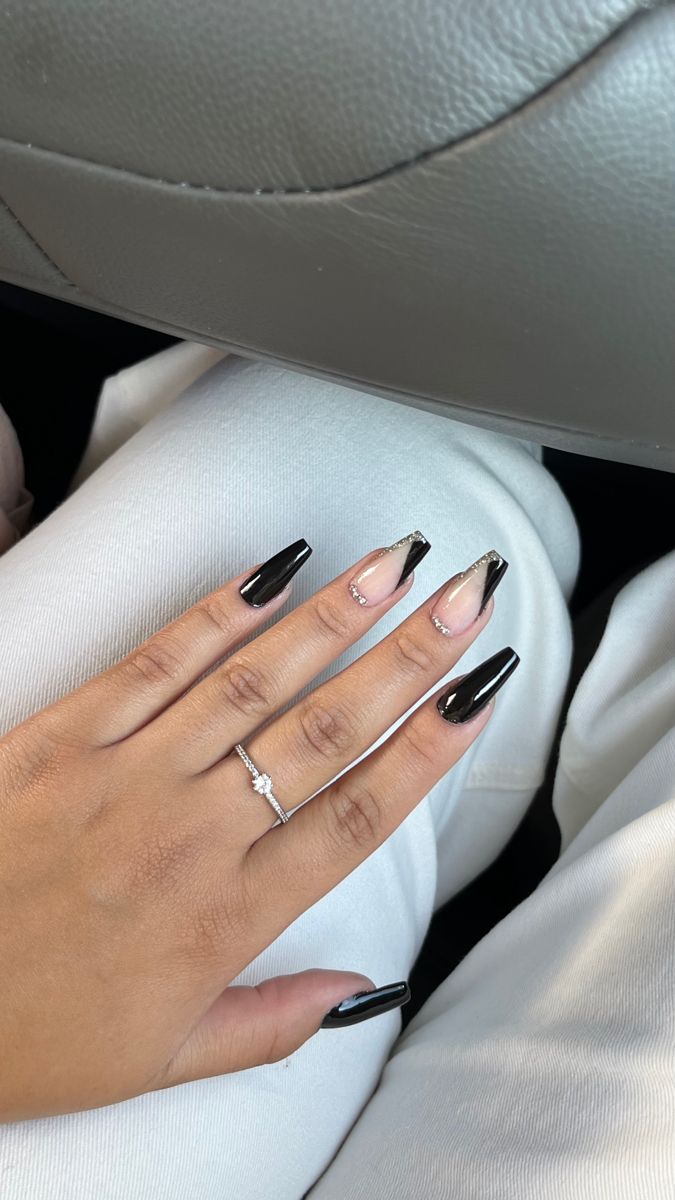 unhas pretas com brilho