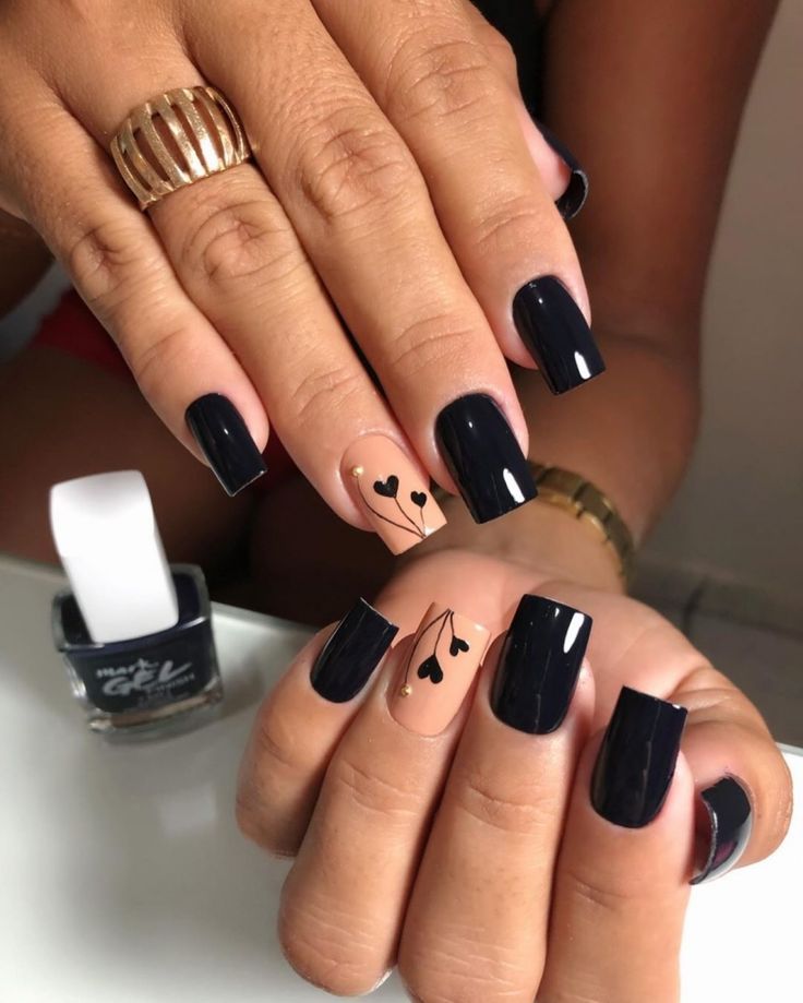 unha de gel preta com glitter