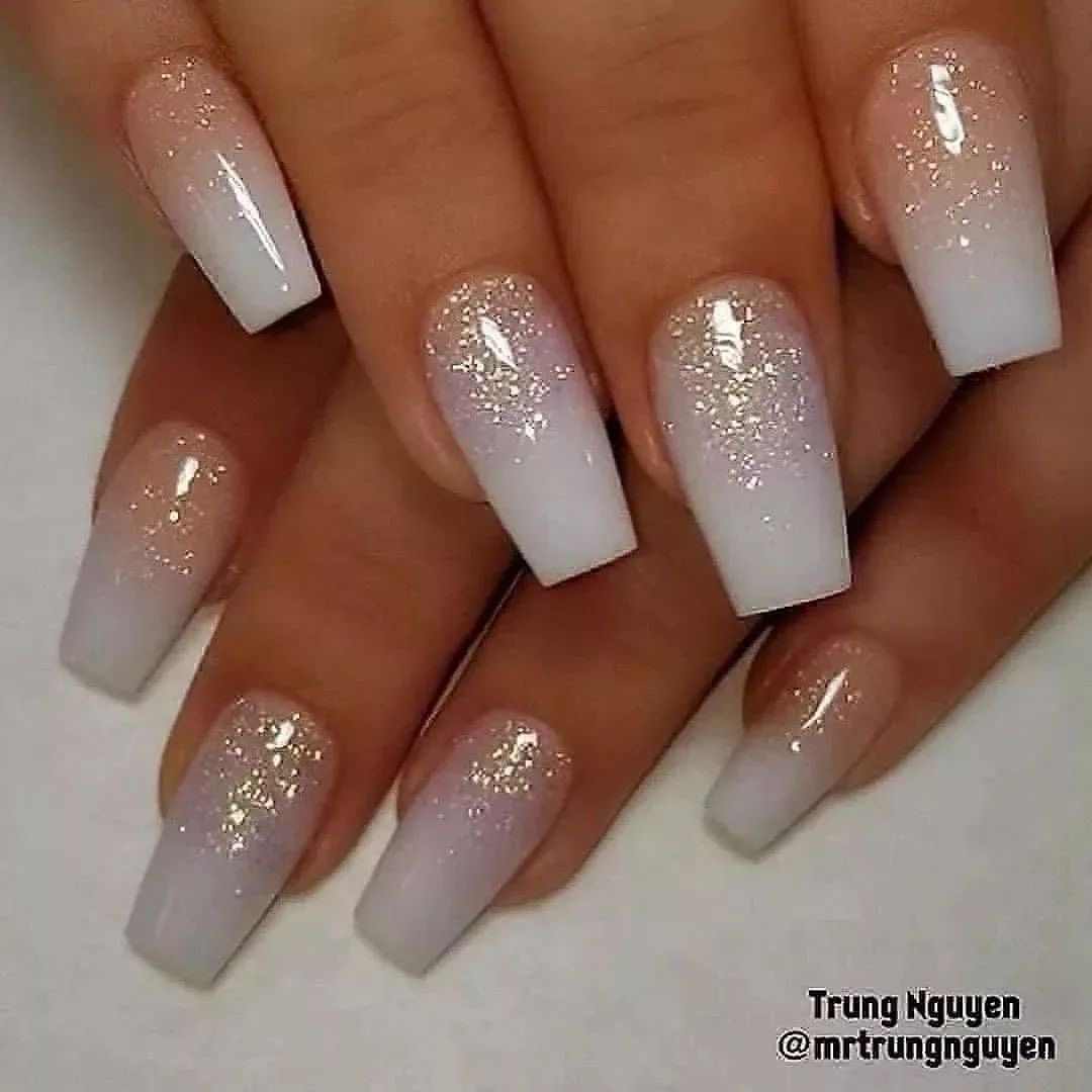 unha branca elegante
