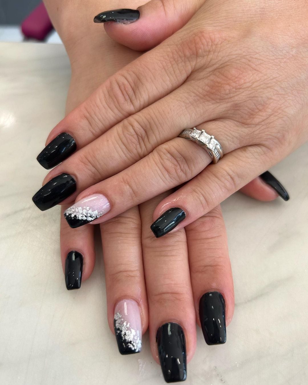 ideias de unhas pretas decoradas fáceis