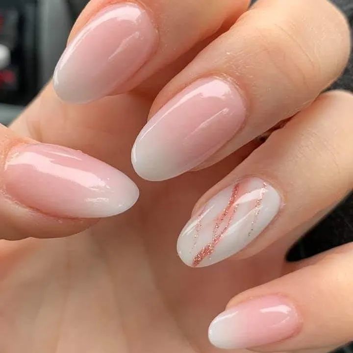 unha almond rosa chiclete