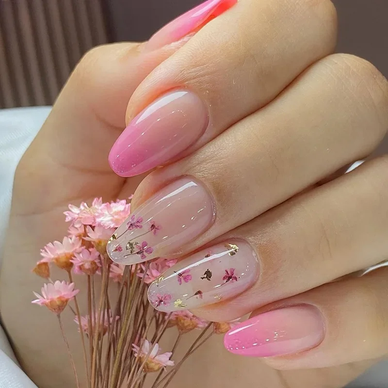 unhas almond rosa com glitter