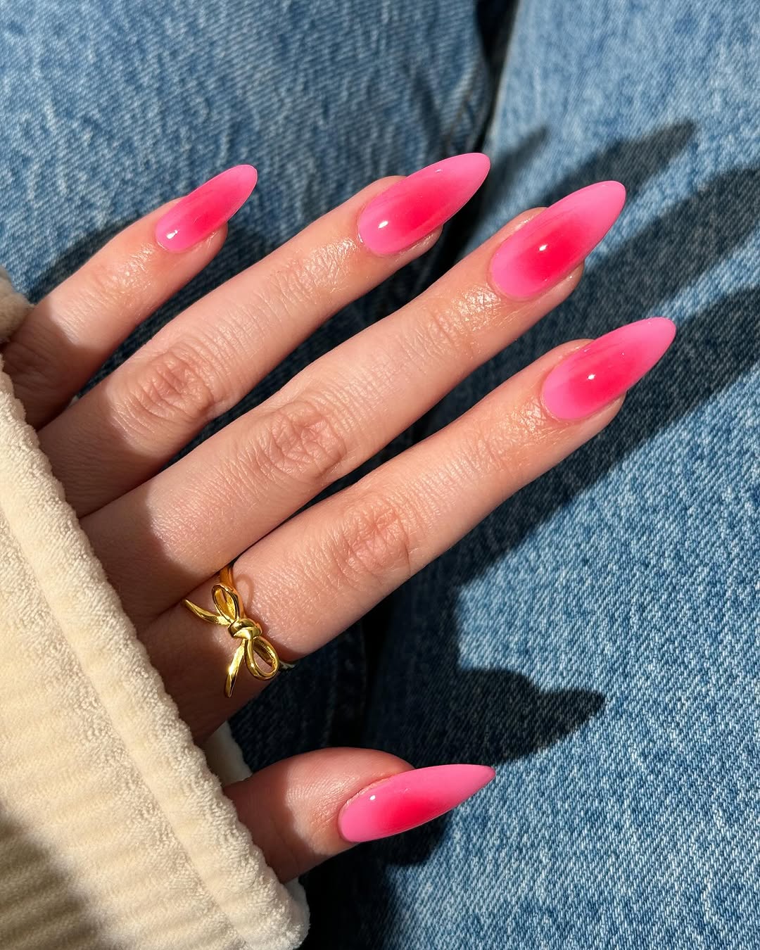 unhas almond rosa minimalista