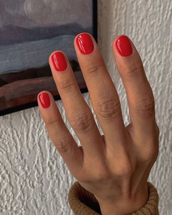 unha curta vermelha decorada com francesinha