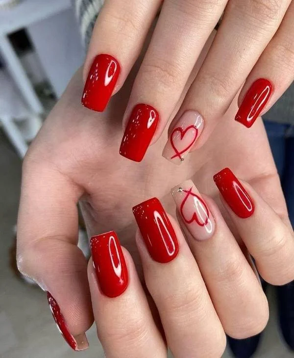 unha curta vermelha decorada com francesinha