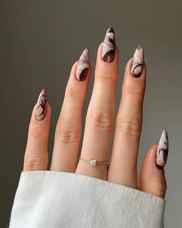 unha de gel decorada com francesinha