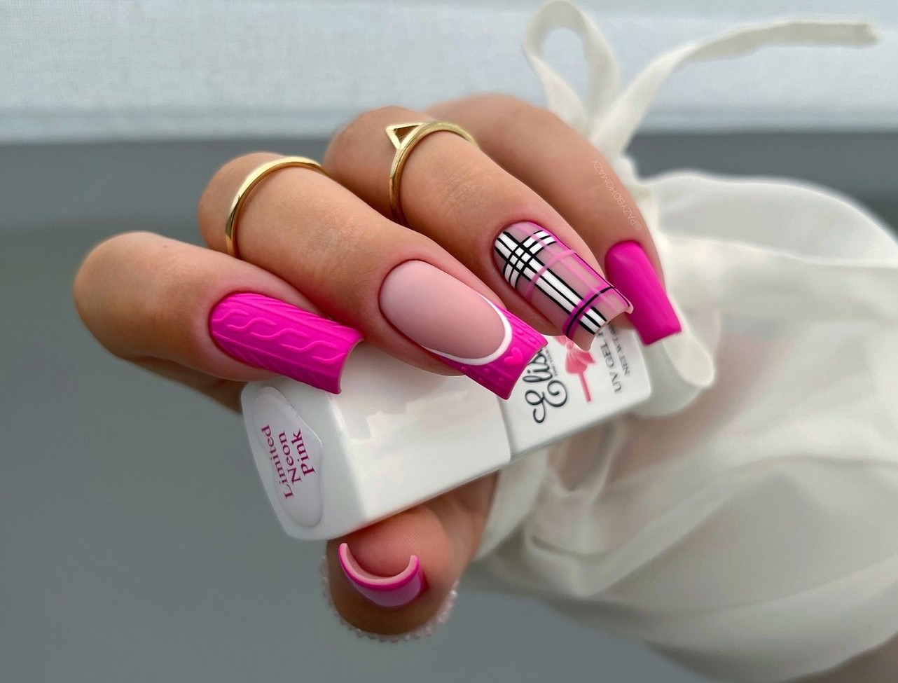 unhas acrílico minimalistas