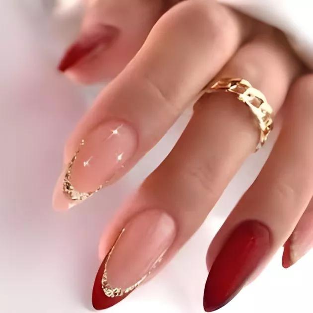 unhas vermelhas amendoada decorada