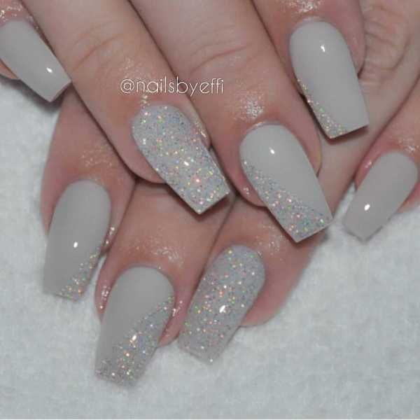 unha de gel cinza elegante