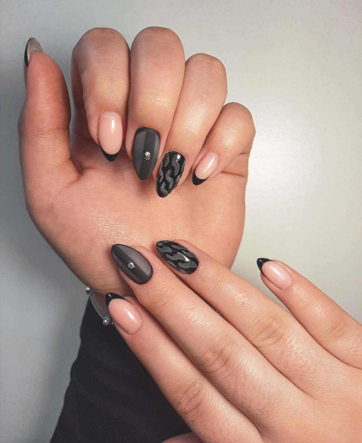 unhas cinza marmorizadas