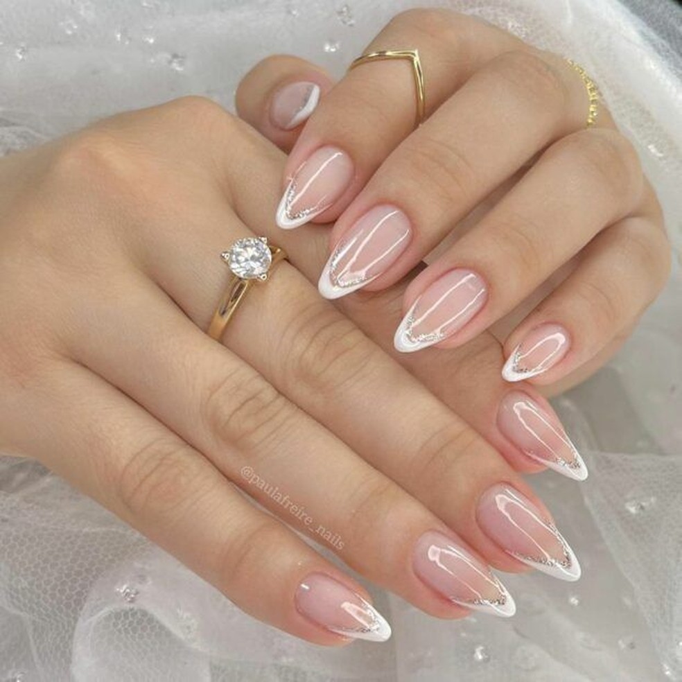 unha de gel noiva delicada